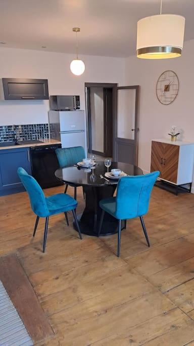 Chez Germaine Apartment Murat  Bagian luar foto