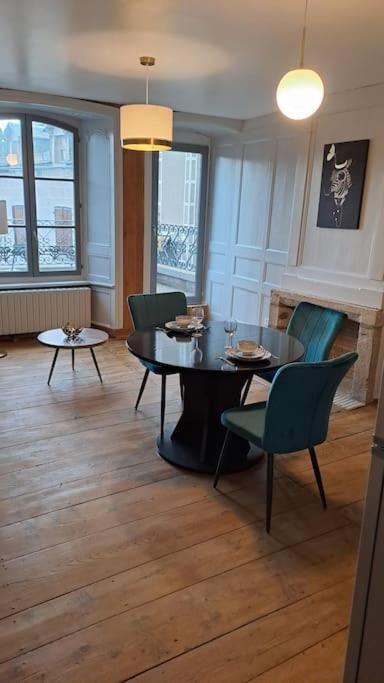 Chez Germaine Apartment Murat  Bagian luar foto