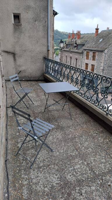Chez Germaine Apartment Murat  Bagian luar foto